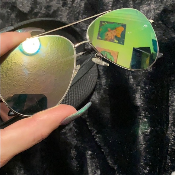 Sunglasses - Picture 2 of 6